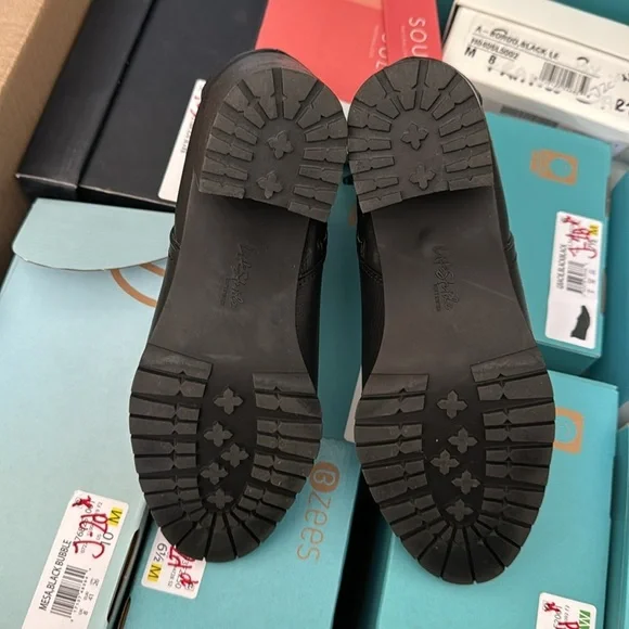 LifeStride Women's Mesa Chelsea Bootie - Picture 3 of 7